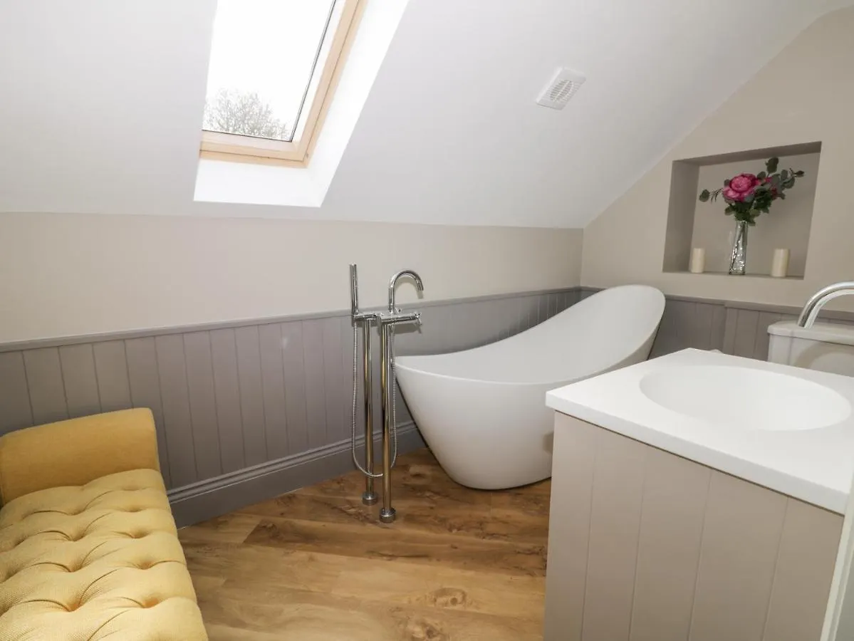 Pheasant'S Roost Villa Kingston upon Hull 0*,